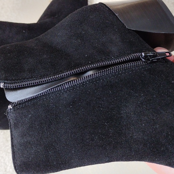Kensie women's black suede zip ankle boots. NWT. Size 9 - Picture 5 of 10